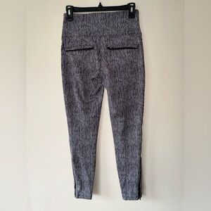 Athleta Delancey Textured Moto Tight Leggings Black White Small